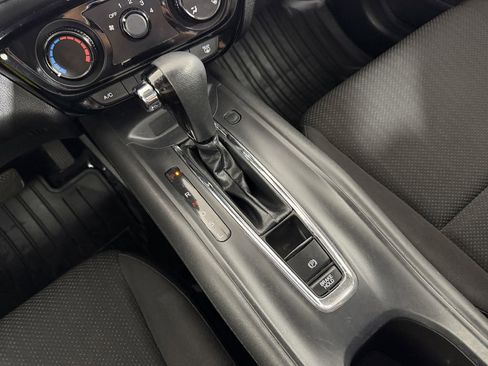 Used 2018 Honda HR-V LX image 34
