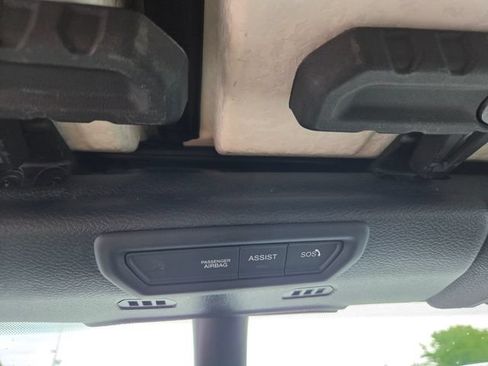 Used 2023 Jeep Gladiator Sport AWD/4WD image 10