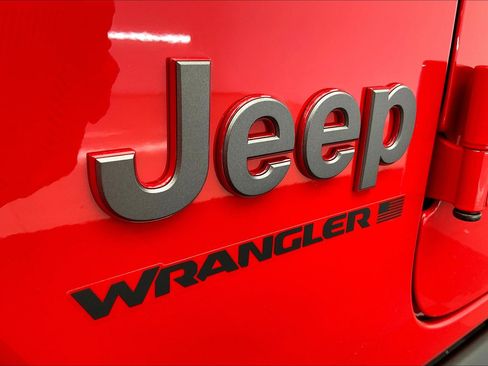 New 2025 Jeep Wrangler Unlimited Rubicon image 17