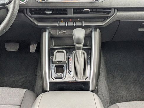 Used 2025 Chevrolet Colorado W/T image 17