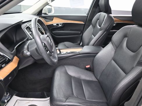 Used 2023 Volvo XC90 B6 Plus image 25