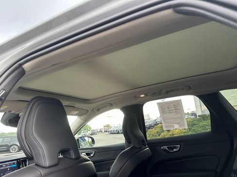 Certified 2025 Volvo XC60 T8 Plus w/ Protection Package Premier AWD/4WD image 39