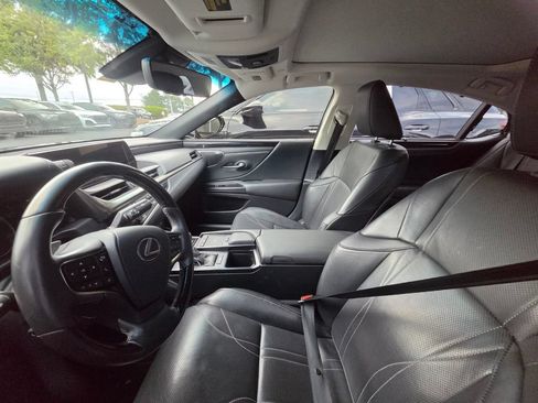 Used 2020 Lexus ES 350 Ultra Luxury w/ Accessory Package FWD image 11