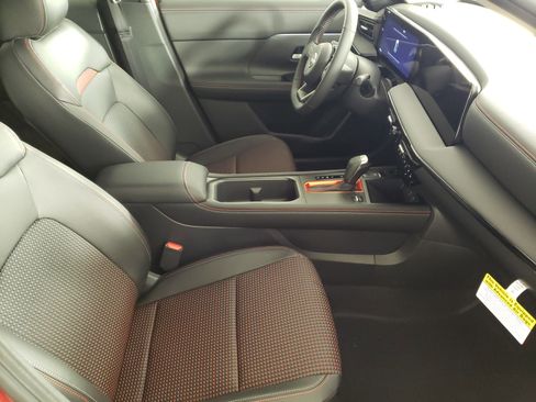 New 2026 Nissan Kicks SR w/ Cold Weather Package image 13