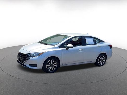 Used 2025 Nissan Versa SV FWD image 8