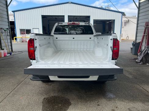 Used 2022 Chevrolet Colorado LT w/ Fleet Safety Package RWD image 9