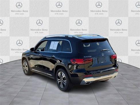 Certified 2025 Mercedes-Benz GLB 250 4MATIC image 4