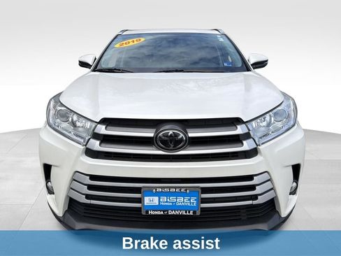 Used 2019 Toyota Highlander XLE image 11
