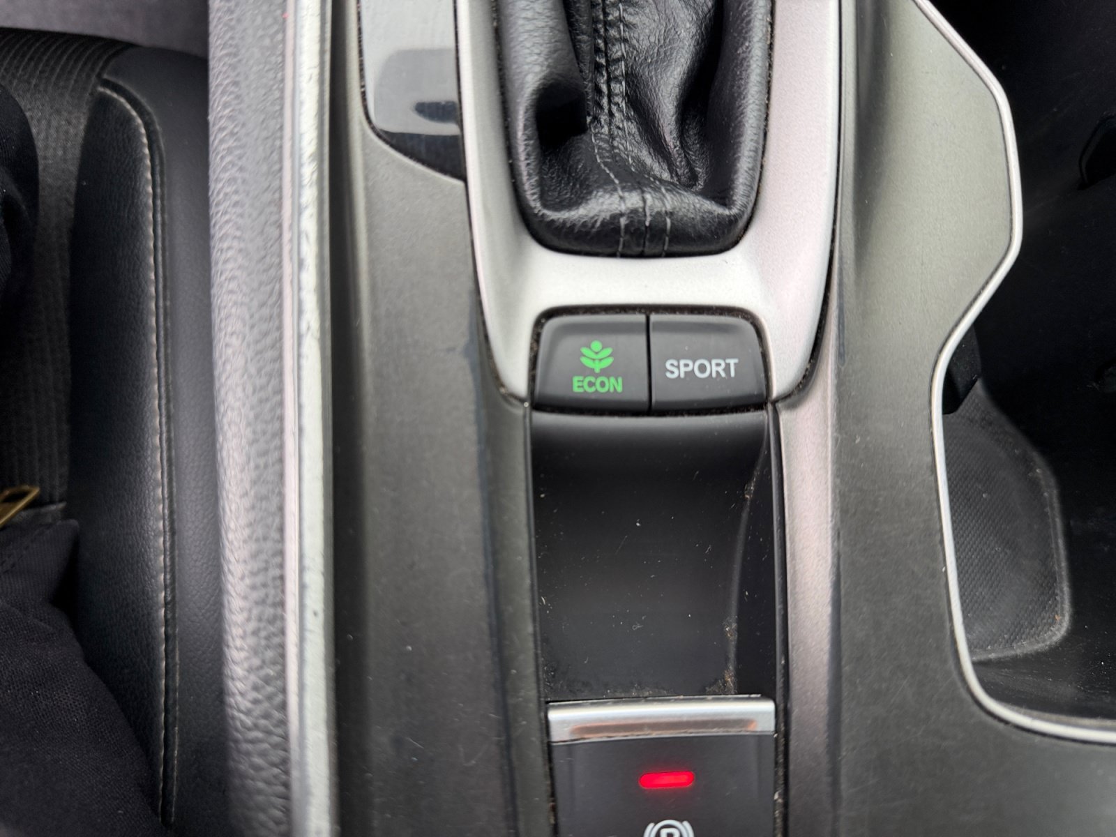 Used 2018 Honda Accord Sport image 24