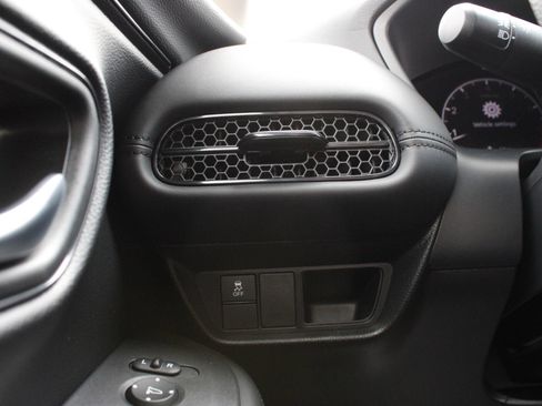 Used 2025 Honda HR-V LX image 26