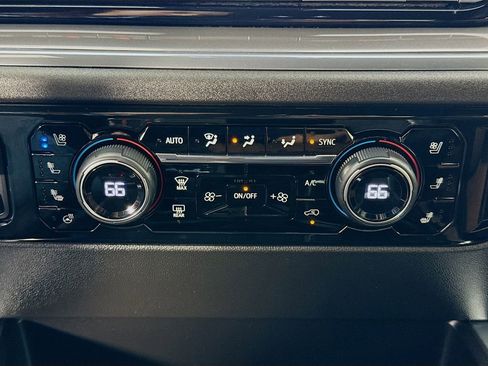 Used 2024 Chevrolet Silverado 1500 High Country w/ Technology Package image 16