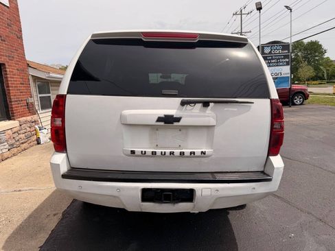 Used 2007 Chevrolet Suburban LT w/ LT Preferred Equipment Group AWD/4WD image 6