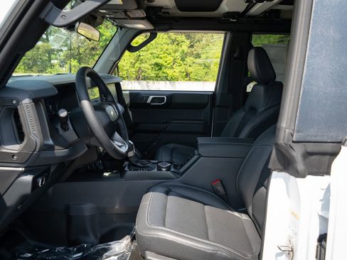 New 2026 Ford Bronco Badlands w/ Sasquatch Package AWD/4WD image 23