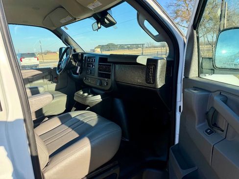 Used 2021 Chevrolet Express 2500 w/ Driver Convenience Package image 15