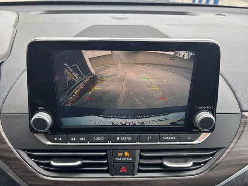 Used 2025 Nissan Altima 2.5 SV image 27