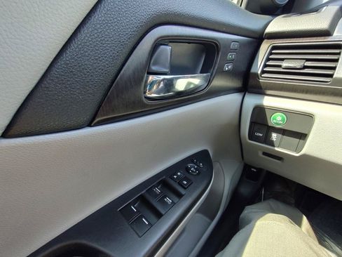 Used 2013 Honda Accord Touring image 15