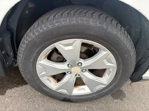 Used 2015 Subaru Forester 2.5i Premium w/ All-Weather Package AWD/4WD image 4