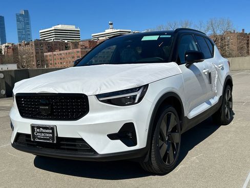 New 2026 Volvo XC40 B5 Ultra w/ Climate Package AWD/4WD image 5