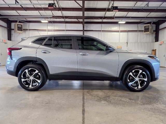 Used 2025 Chevrolet Trax RS w/ Driver Confidence Package FWD image 6