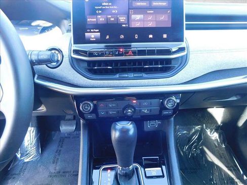 Used 2024 Jeep Compass Latitude w/ Altitude Special Edition AWD/4WD image 21