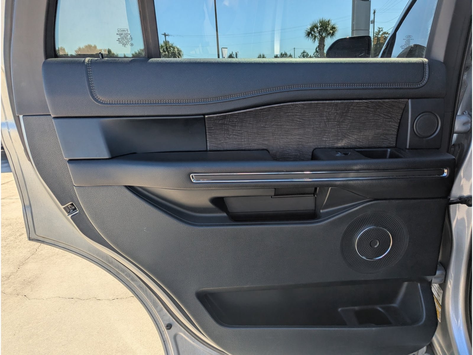 Used 2020 Ford Expedition Limited AWD/4WD image 15