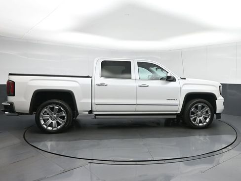 Used 2018 GMC Sierra 1500 Denali w/ Denali Ultimate Package AWD/4WD image 8