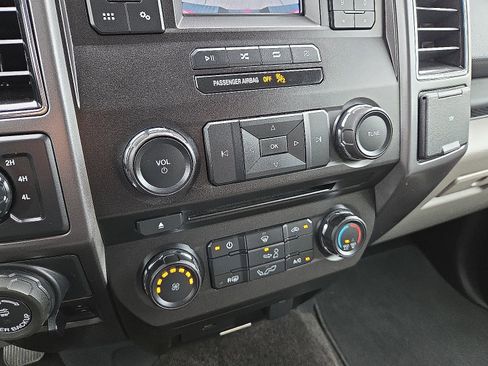 Used 2018 Ford F150 XLT w/ Equipment Group 301A Mid AWD/4WD image 17