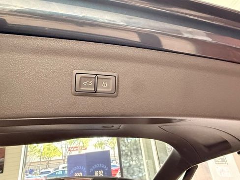 Used 2018 Audi Q3 2.0T Premium w/ Convenience Package image 15