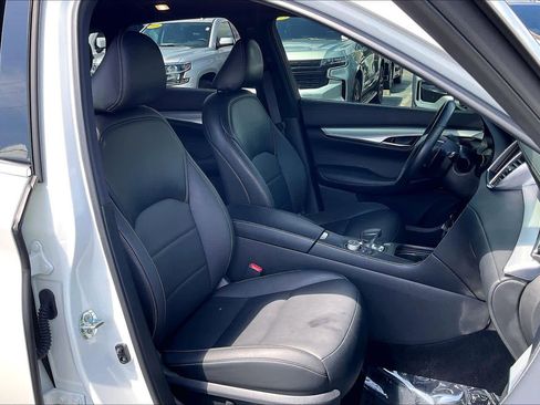 Used 2021 INFINITI QX50 Luxe w/ Appearance Package FWD image 11
