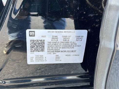 Used 2024 Buick Enclave Essence w/ Sport Touring Edition image 30