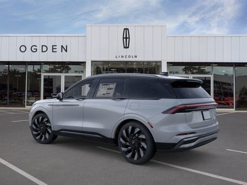 New 2026 Lincoln Nautilus Reserve w/ Jet Appearance Package image 4