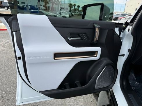 Used 2024 GMC Hummer EV 3X image 22