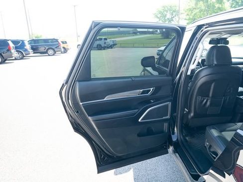 Used 2022 Kia Telluride EX w/ EX Premium Package AWD/4WD image 14