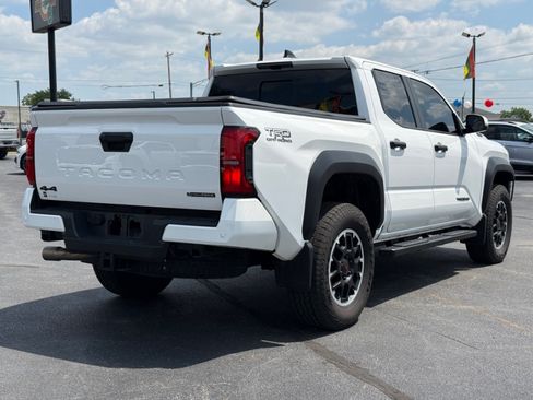 Used 2026 Toyota Tacoma TRD Off-Road w/ TRD Off Road Upgrade Package AWD/4WD image 8
