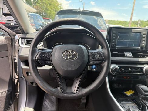 Used 2020 Toyota RAV4 XLE w/ Carpet Mat Package AWD/4WD image 21