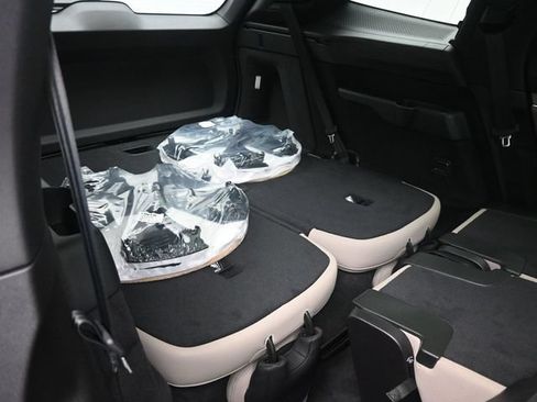 Used 2026 Volvo EX90 Plus RWD image 23