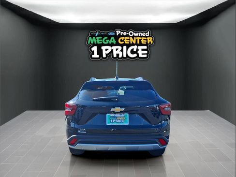 Used 2025 Chevrolet Trax LT image 25