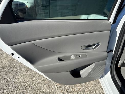 New 2025 Hyundai Elantra Sport image 12