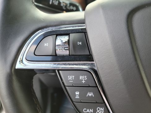 Used 2020 Lincoln Nautilus Reserve FWD image 20