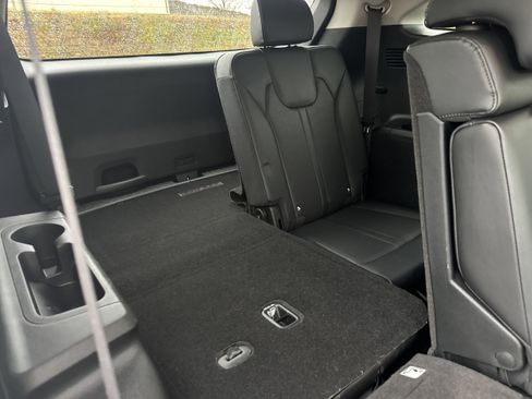 Used 2024 Kia Sorento S image 15