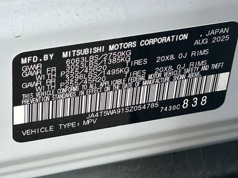 Used 2025 Mitsubishi Outlander 4WD Plug-In Hybrid image 15