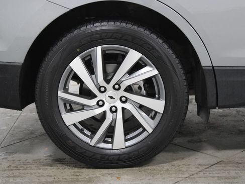 Used 2023 Chevrolet Equinox Premier FWD image 13