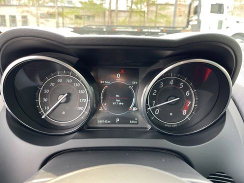 Used 2016 Jaguar F-TYPE Base image 10