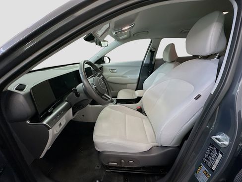 Used 2025 Hyundai Kona SEL image 13
