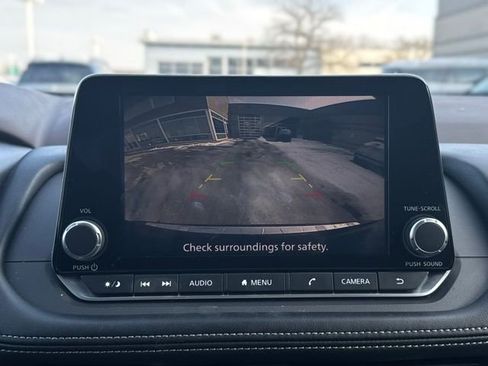 Used 2023 Nissan Rogue SV image 32