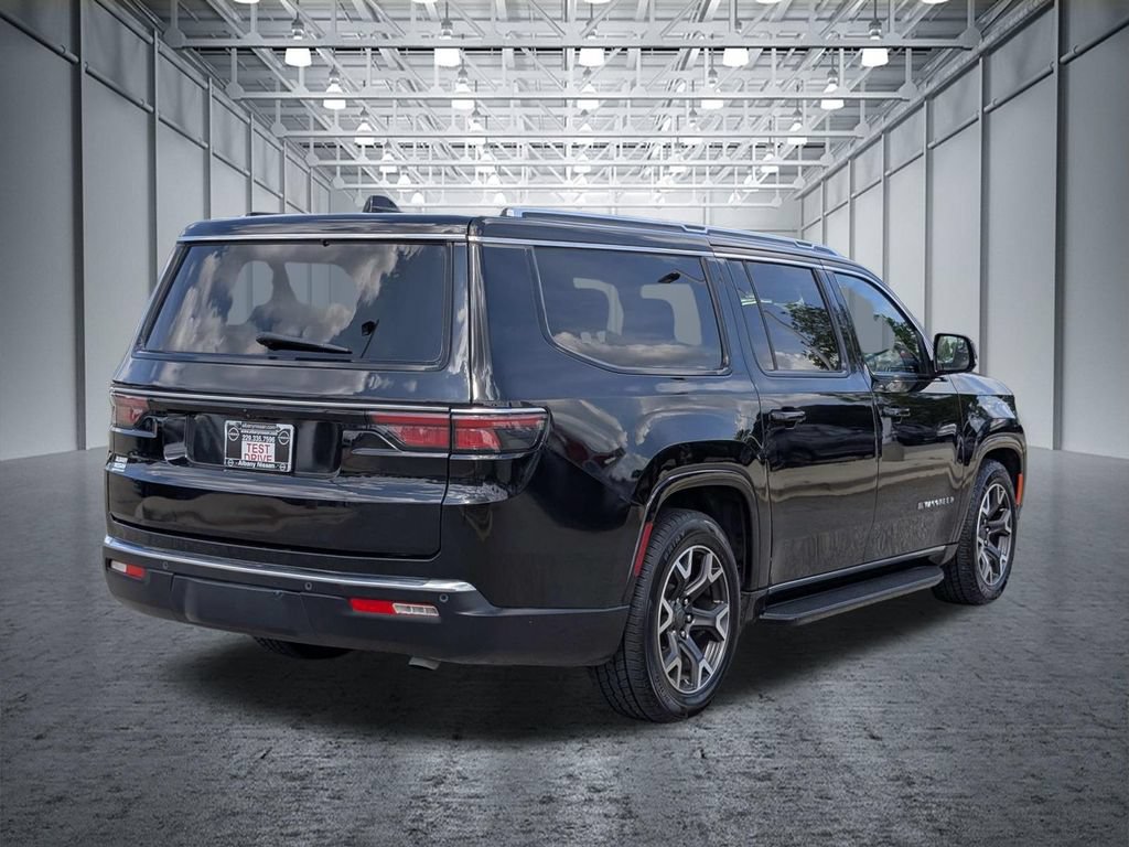 Used 2024 Jeep Wagoneer L Series III w/ Flexible Seating Group AWD/4WD image 8