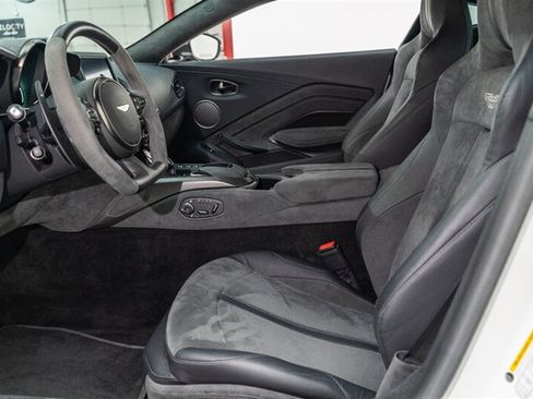 Used 2023 Aston Martin V8 Vantage Coupe RWD image 29