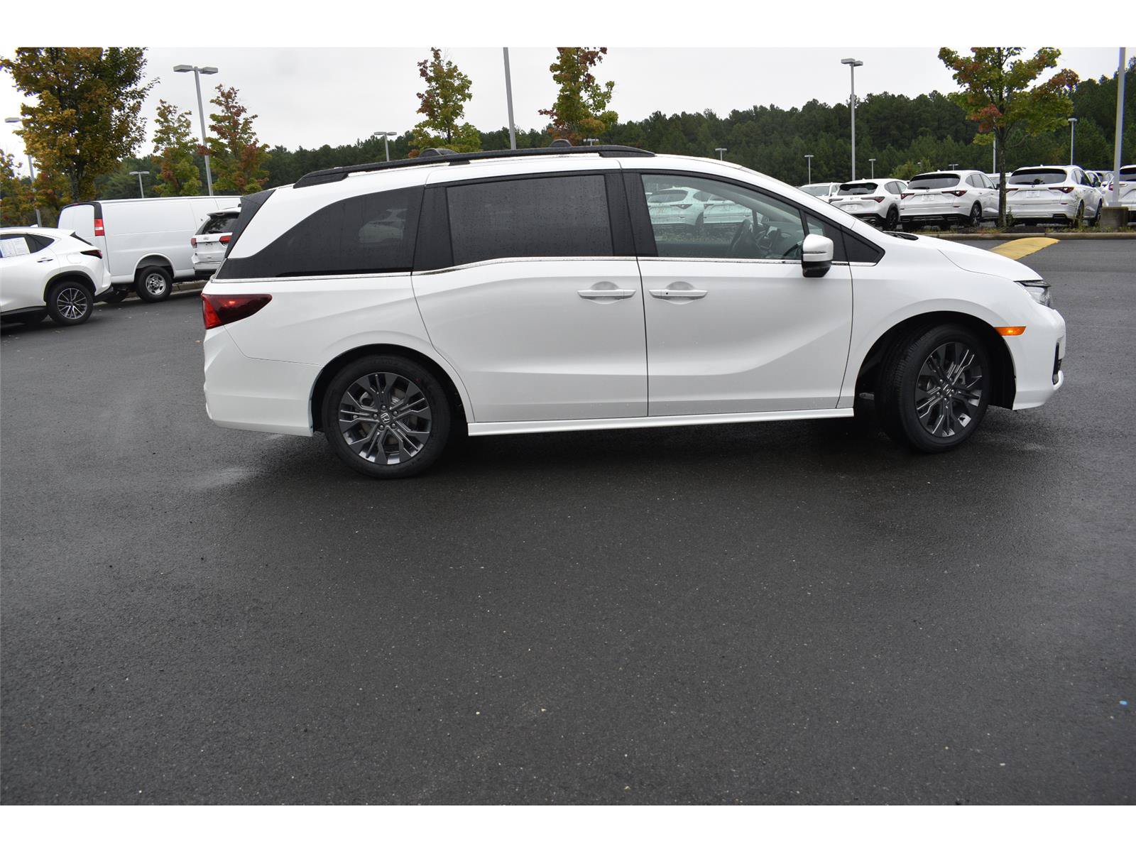 New 2027 Honda Odyssey Touring image 8