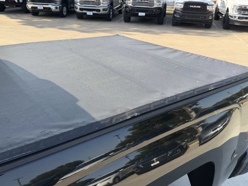 Used 2018 Chevrolet Silverado 1500 LTZ Z71 w/ LTZ Plus Package AWD/4WD image 30