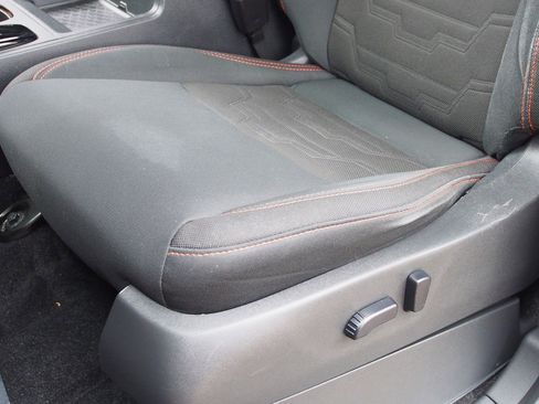 Used 2022 Nissan Frontier PRO-4X w/ Technology Package image 17